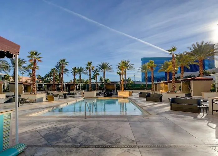 Mgm Signature-29-821 1Br2Ba F1 Strip View Balcony
